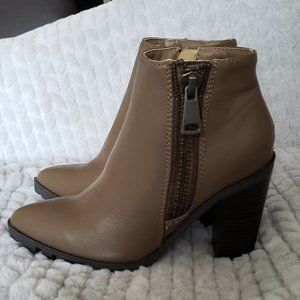 Qupid Brown Boot NWT
